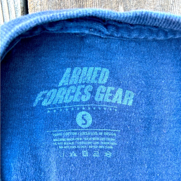 Blue Navy T-shirt - Size small - Picture 2 of 2